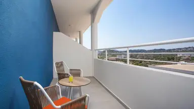 Mazoren Art Hotel