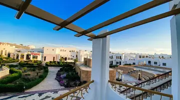Megan Halomy Hotel