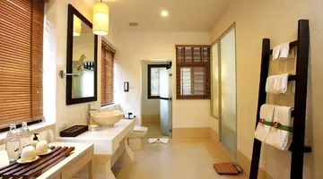 Melati Beach Resort & Spa Hotel 5