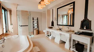 Melati Beach Resort & Spa Hotel 5