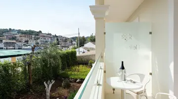 Melina Bay Boutique Hotel
