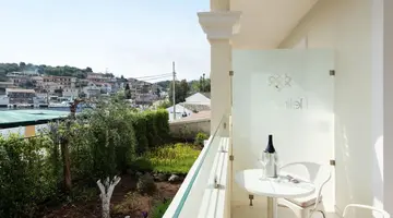Melina Bay Boutique Hotel