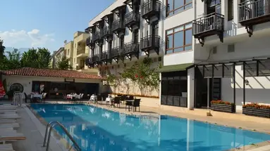 MELISSA MOMENT APART HOTEL