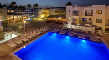 Melpo Antia Hotel &amp Suites