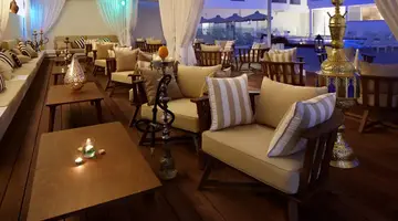 Melpo Antia Hotel & Suites