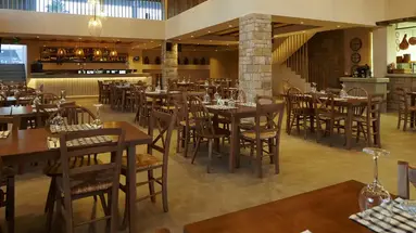 Melpo Antia Hotel & Suites