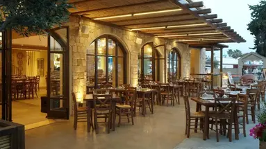 Melpo Antia Hotel & Suites