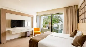 Melpo Antia Hotel & Suites