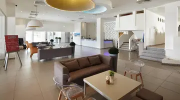 Melpo Antia Hotel & Suites