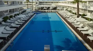 Melpo Antia Hotel & Suites