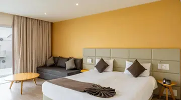 Melpo Antia Hotel & Suites