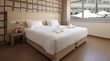 Melpo Antia Hotel & Suites
