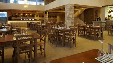 Melpo Antia Hotel & Suites