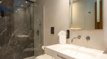 Melpo Antia Hotel & Suites