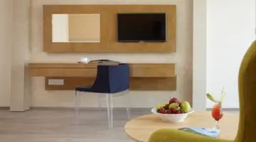 MELPO ANTIA HOTEL & SUITS