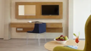 MELPO ANTIA HOTEL & SUITS