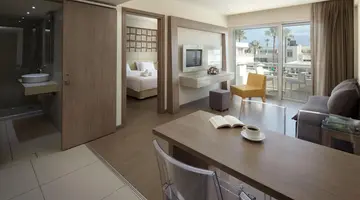 MelpoAntia Luxury Apartments and Suite