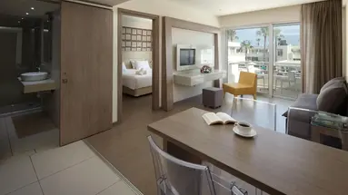 MelpoAntia Luxury Apartments and Suite