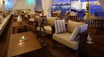 MelpoAntia Luxury Apartments and Suite