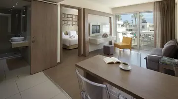 MelpoAntia Luxury Apartments and Suite