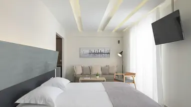 Melrose Hotel