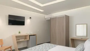 Melrose Hotel