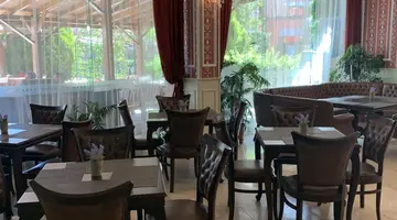 MENA PALACE