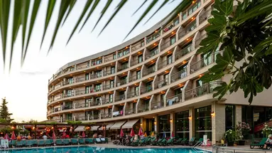 MENA PALACE