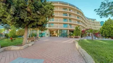 MENA PALACE