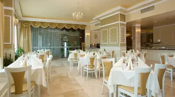 MENA PALACE