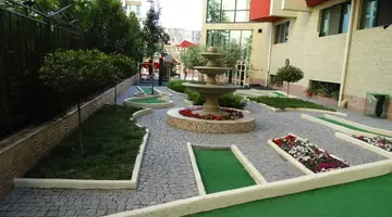 MENA PALACE