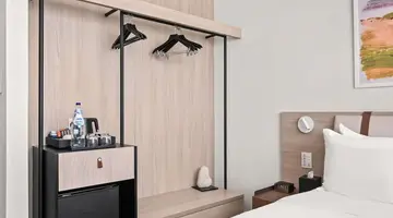 Mercure Larnaca Finikoudes Beach
