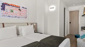 Mercure Larnaca Finikoudes Beach