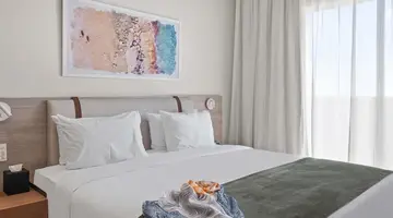 Mercure Larnaca Finikoudes Beach