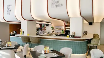 Mercure Larnaca Finikoudes Beach