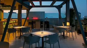 Mercure Larnaca Finikoudes Beach