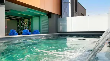 Mercure Larnaca Finikoudes Beach