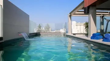 Mercure Larnaca Finikoudes Beach