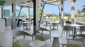 Mercure Larnaca Finikoudes Beach