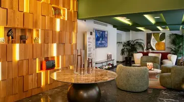 Mercure Larnaca Finikoudes Beach