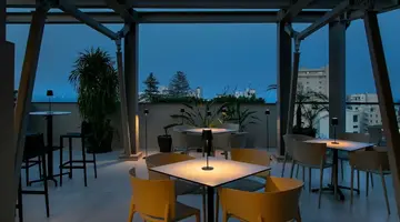 Mercure Larnaca Finikoudes Beach