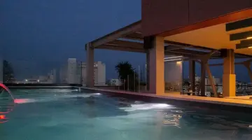 Mercure Larnaca Finikoudes Beach