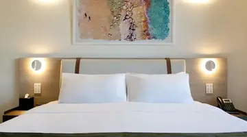 Mercure Larnaca Finikoudes Beach