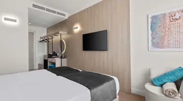 Mercure Larnaca Finikoudes Beach