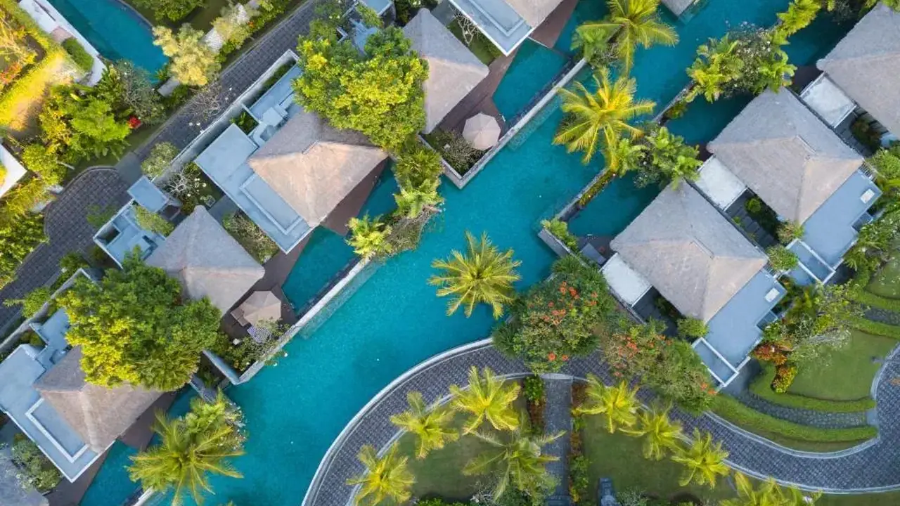 MERUSAKA NUSA DUA