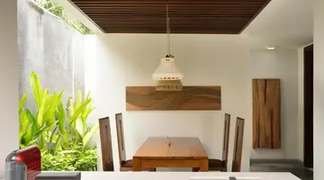 MERUSAKA NUSA DUA