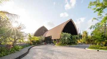 MERUSAKA NUSA DUA