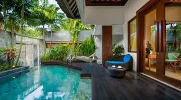 MERUSAKA NUSA DUA