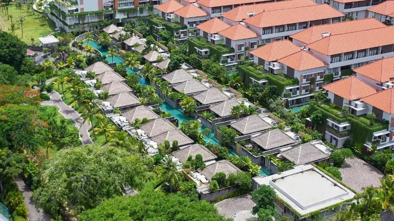 MERUSAKA NUSA DUA