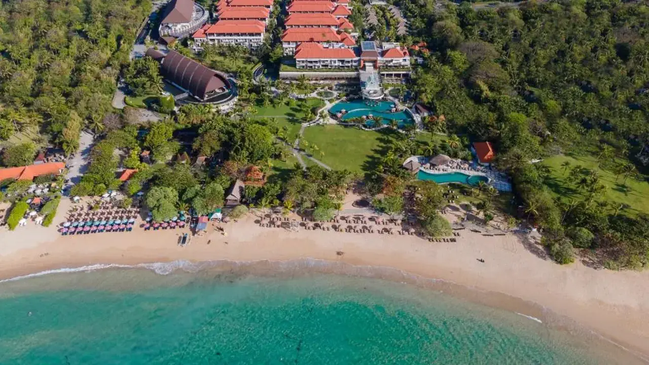 MERUSAKA NUSA DUA